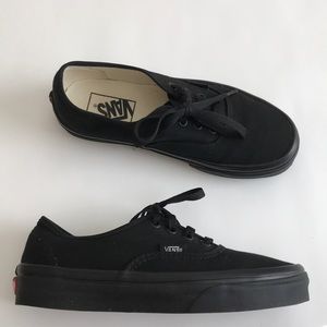 Vans unisex canvas sneakers in all black